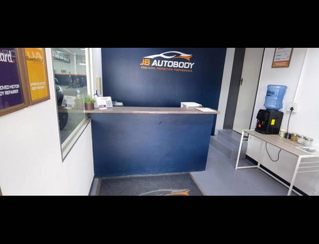 BUSINESS PROPERTY TO RENT IN HATFIELD